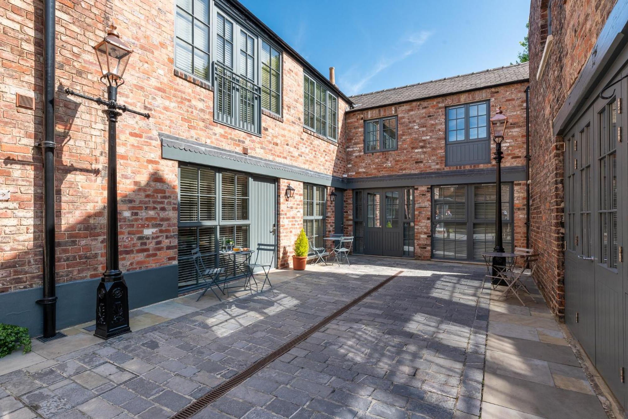 The Lawrance Luxury Aparthotel - York Exterior photo
